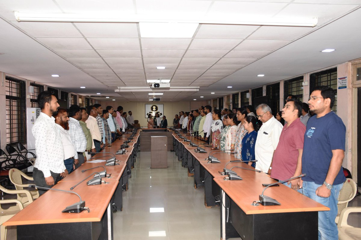 Collector Surat tweet media