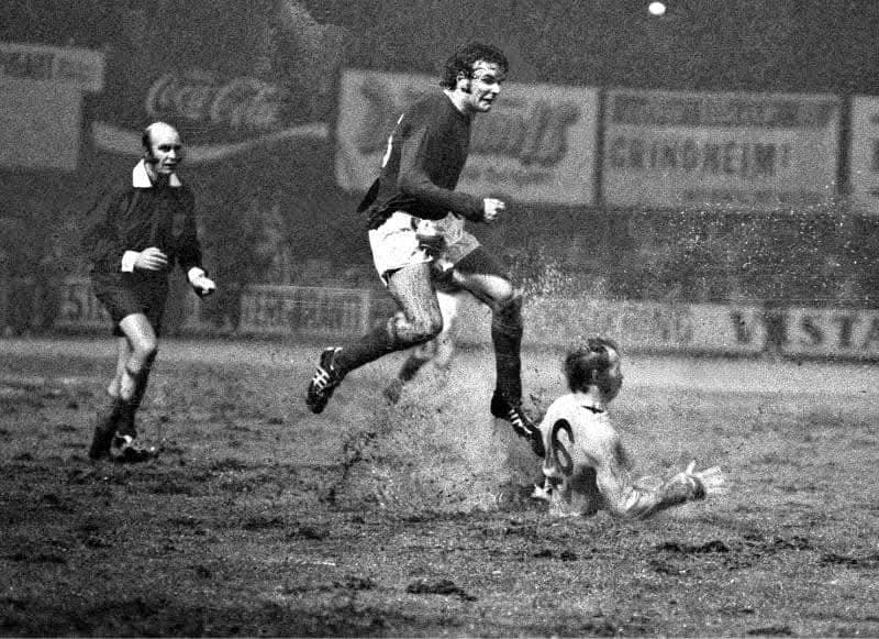🚨 Irish League - On This Day 🚨

7 November 1973

<a href="/Glentoran/">Glentoran FC</a> beat SK Brann 3-1 at The Oval in the European Cup Winners Cup. 

Glentoran won 4-2 on aggregate to reach the quarter finals to take on Borussia Monchengladbach