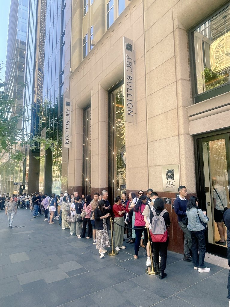 This is Sydney~Australia. Locals are queuing to buy gold.
A perfect example of people who understand value, contentment, and wealth preservation.
