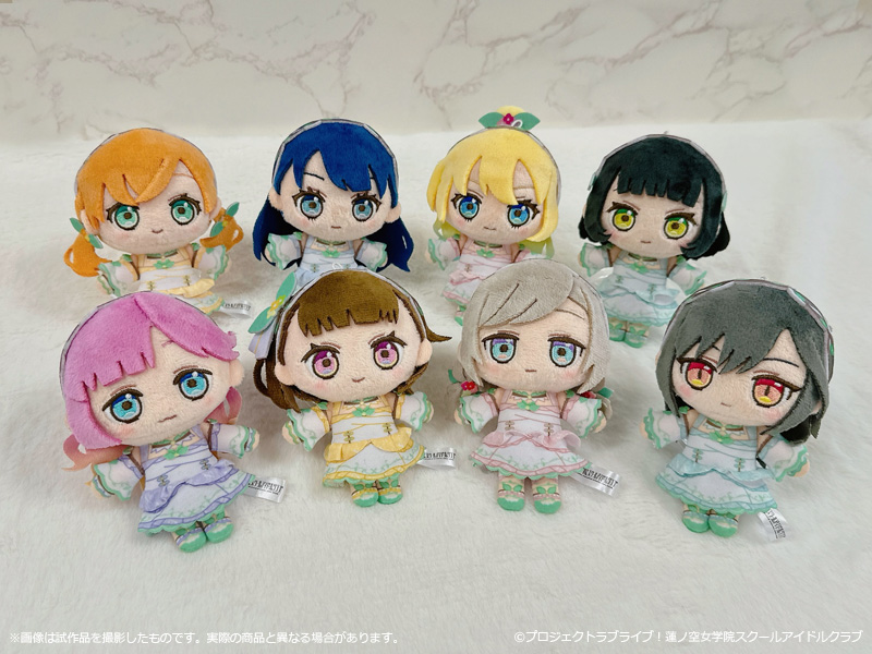 hasunosora_SIC's tweet image. 🪷商品情報🪷

「一生に夢が咲くように」衣装のぬいぐるみマスコット＆ ショルダーポーチの実物写真をお届け📷

さらに、アトレ秋葉原内 #スクールアイドルシアター にて本日よりサンプルを展示中です✨

お立ち寄りの際はぜひご覧ください🎶

▼ご予約はこちら
A-on ：a-onstore.jp/title/8061/…