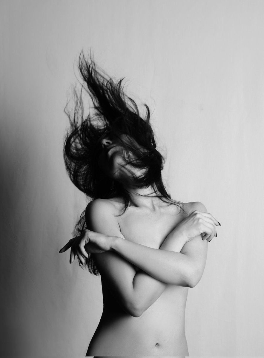 GM 🖤🌱
Happy Friday 

SOLD 🔥 
My dear <a href="/WindMillsz_2/">Jeremy WindMillsz</a> 
Grateful to see my work find a new home Thank you so much 😘🥹🫂

"Something left to hide"
6 xtz