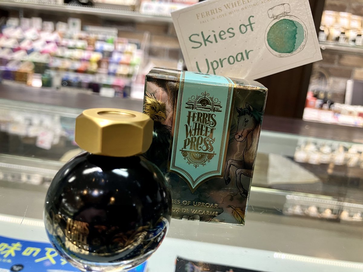 TAKIZAWAPENBOX's tweet image. 【商品案内】
FERRIS WHEEL PRESS新色インク「エンバーズオブタイム」（濃灰色×ローズ金ラメ）、「スカイズアップロアー」（空色×シャンパンラメ）本日入荷致しました。
お早目にご入手くださいませ！
各￥3630（税込）
#FWP