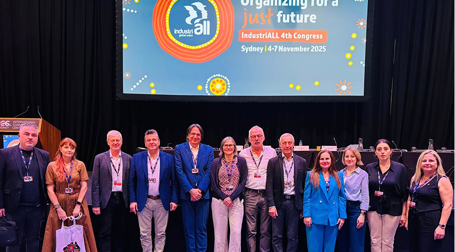 GENEL BAŞKANIMIZ UYSAL ALTUNDAĞ INDUSTRİALL KÜRESEL SENDİKASI YÖNETİM KURULU ÜYELİĞİNE YENİDEN SEÇİLDİ  

Genel Başkanımız Uysal Altundağ, IndustriALL Küresel Sendika’nın 4. Olağan Kongresi’nde yönetim kurulu üyeliğine yeniden seçildi. 

 Haberin detayları için: