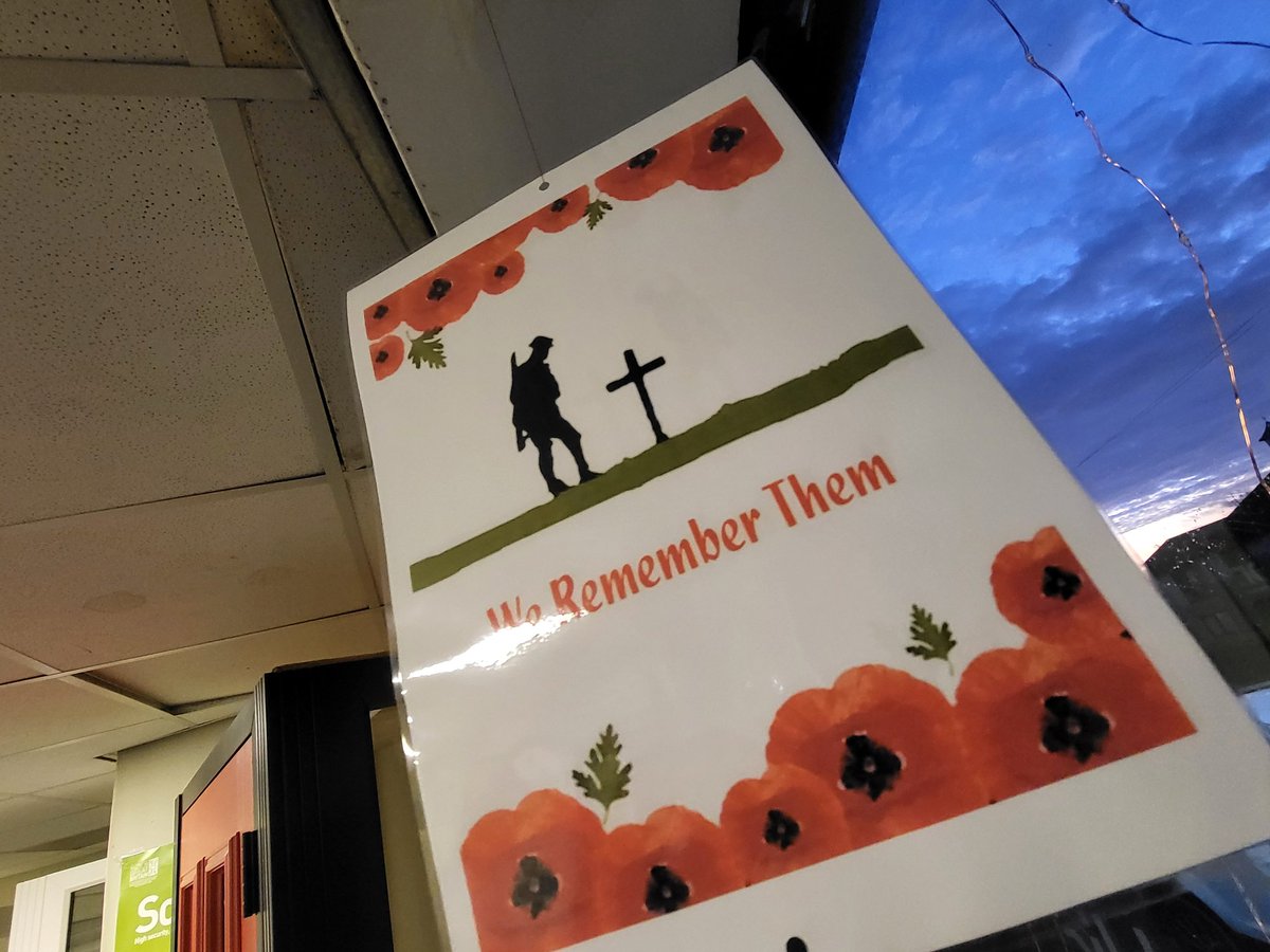 Alpine_Glass's tweet image. Busy delivery day here ... but @alanbrazilts you cheeky cheeky chappie   "ballooned" @shebahn_ you look and looked stunning

💚💚 💚

#glazing  #doubleglazing
#windows #doors #solidor #ultion  #Bradford #WestYorkshire #Home 
 #fensa #dayinthelife #alpine #showroom