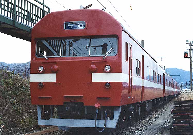 新北陸色ですかぁ…
旧北陸色でもよかったのに…