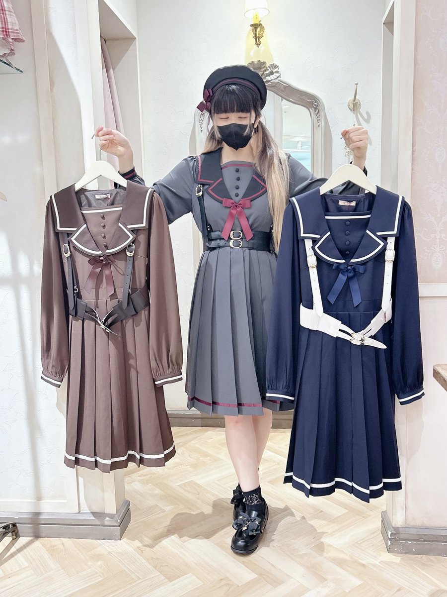 Amavel テーラードセーラープリーツワンピース ブラウンタグ付新品 ノエミー 🎓渋谷店おすすめアイテム🎓 テーラードセーラープリーツワンピース