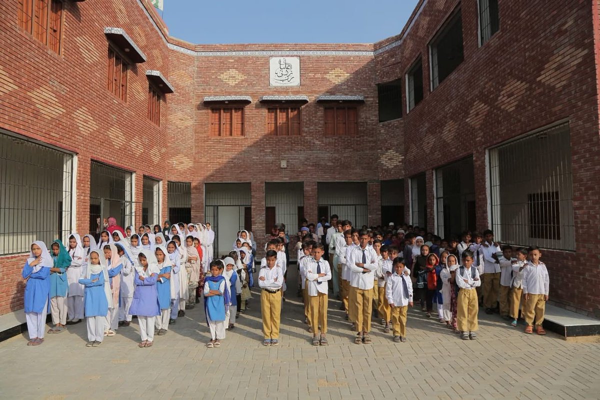 Social_Worker05's tweet image. A great step by the Sindh Government 
Under ADP Scheme #600, GGHS Barachani, District Tando Muhammad Khan, has been upgraded with a new building enhancing learning, attendance, and education quality.
#SindhGovt #Education #Development
#ThisIsPPP #DigitalMediaHydU