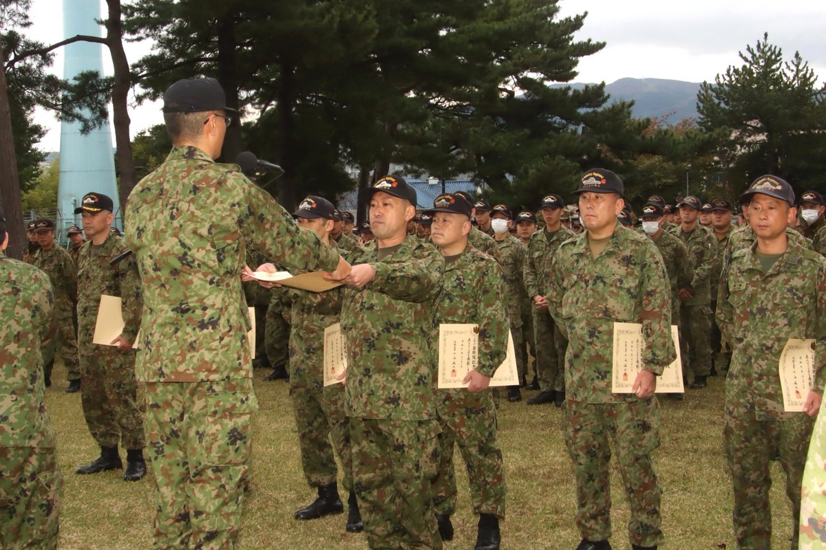 第34普通科連隊 は勤続25年を迎えた隊員に対する #永年勤続者表彰