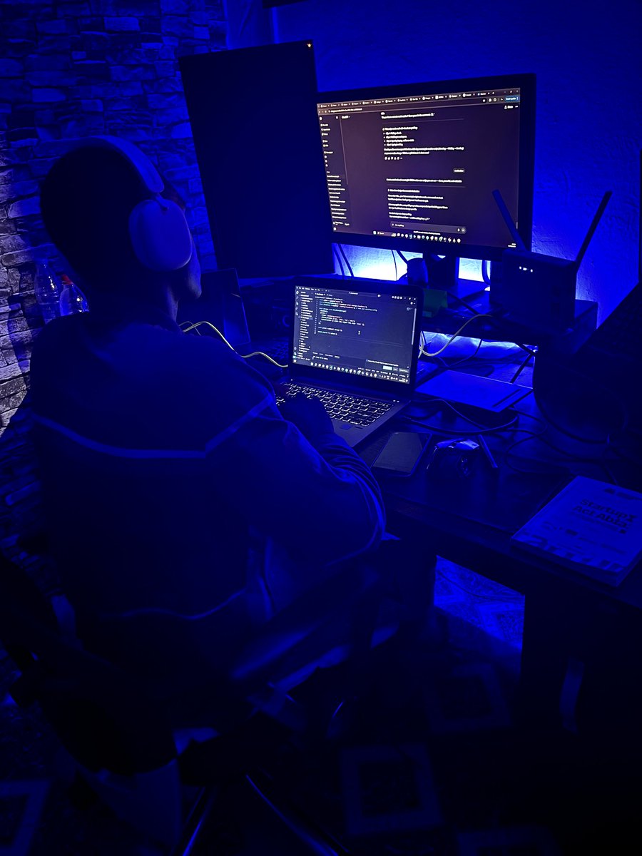 codedmz_'s tweet image. Just me, the blue light, and a thousand lines of code.

#programmer #developer #codedmz #debugging #DMZ