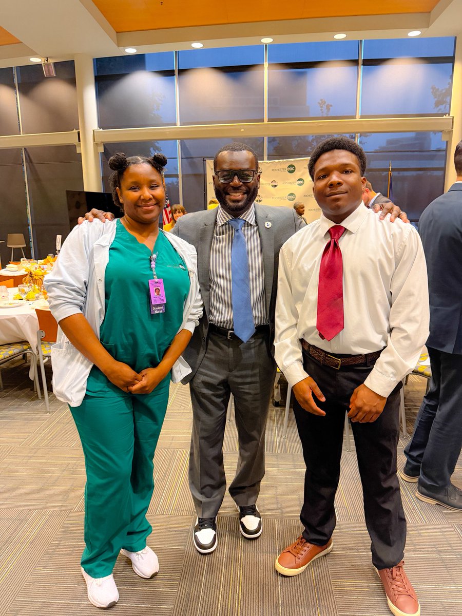 jacobscott101's tweet image. There’s no better feeling than running into your former Edison Tech students—all grown up, thriving, and stepping into leadership roles in their adult lives. 

Huge shoutout to the Rochester Educational Opportunity Center (REOC) for creating pathways and opportunities that…