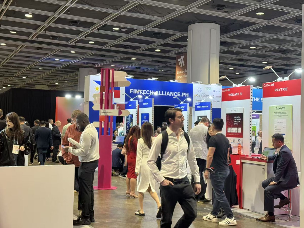 HyMatrixOrg's tweet image. 🔥 What an inspiring @HongKongFinTech  Week 2025!

The energy was incredible, with over 37,000 participants from more than 100 economies gathered to explore what&apos;s next. AI&apos;s role in finance took center stage, further emphasized by Hong Kong&apos;s &quot;Fintech 2030&quot; vision which actively…