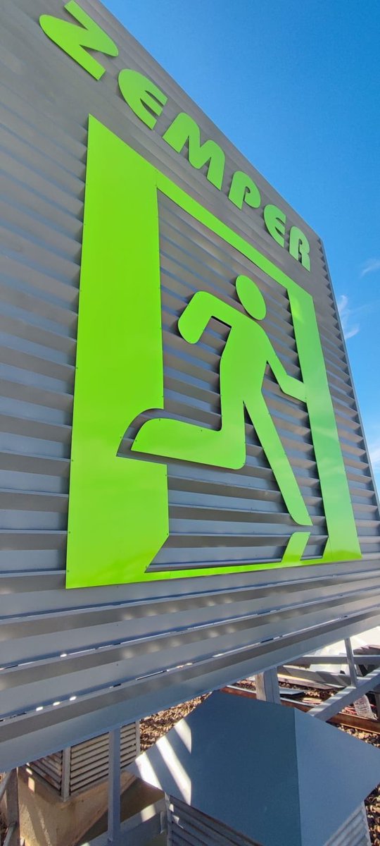 ideasdelatico's tweet image. 🚁 Esta semana hemos terminado un trabajo en altura que nos ha dejado muy satisfechos ✌🏻 A grandes retos, grandes resultados! 🤠 #pinkpower #rotulacion #comunicacionvisual