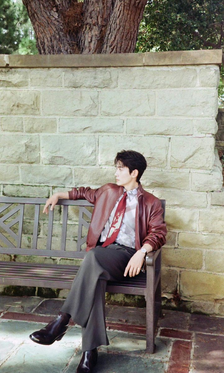 wenella_subs's tweet photo. Nov 7 XHS: Zhu Yilong Studio shares a group of ZYL’s film snaps taken in LA &amp; Guangxi

#ZhuYilong #朱一龍 #朱一龙 https://t.co/fypMJxoc62
