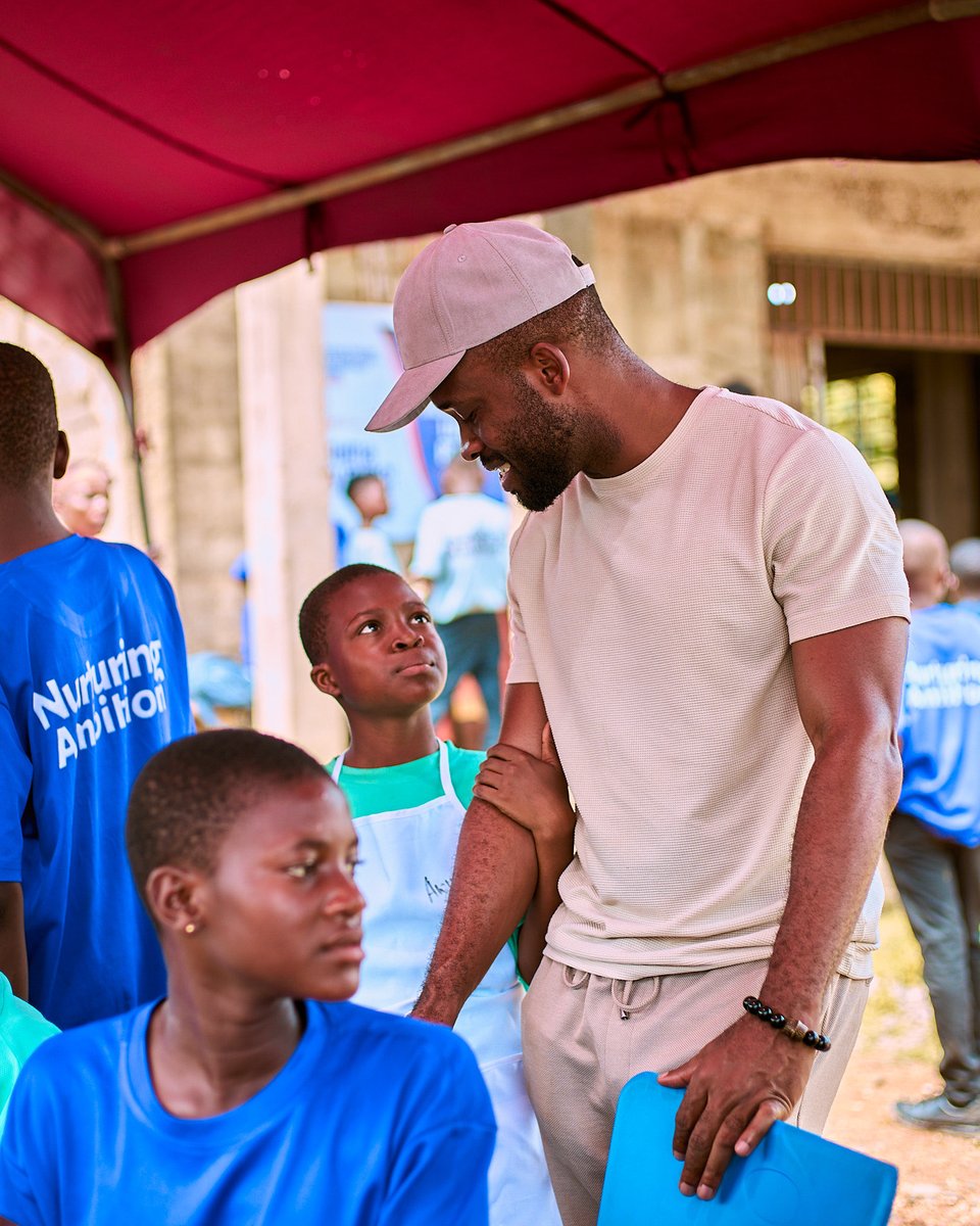 paul_amanor's tweet image. Sometimes the truest learning happens in colour, in laughter, in the courage to imagine.
Through the MOLiCHub of our @lwwgh program, we are nurturing spaces where children write, paint, and tell their own stories with confidence and joy.
So grateful to our volunteers and partners