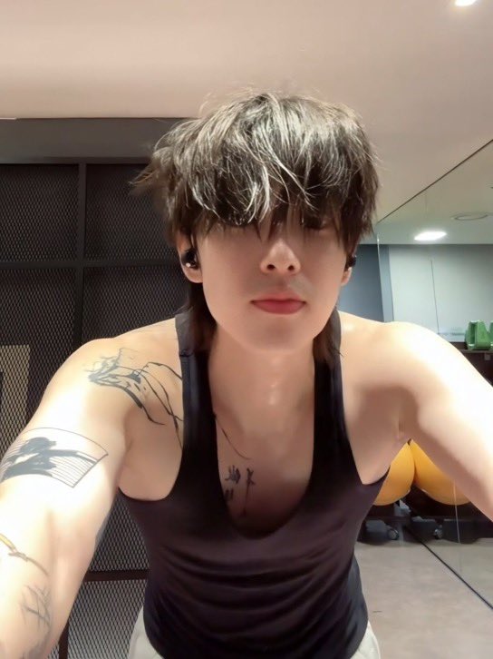 chickenlemonade's tweet photo. 🥵🥵🥵 https://t.co/fZoAaIvouA
