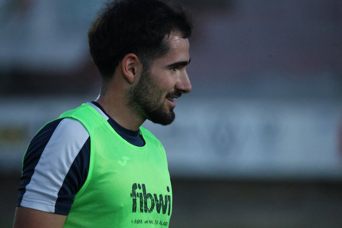 udpoblense's tweet photo. Bon dia! 🫡

Mirada posada al @ReusFCR 👊🏻

#DeLaTerraAlCel #ReusPoblense https://t.co/9tsd5DFDSm