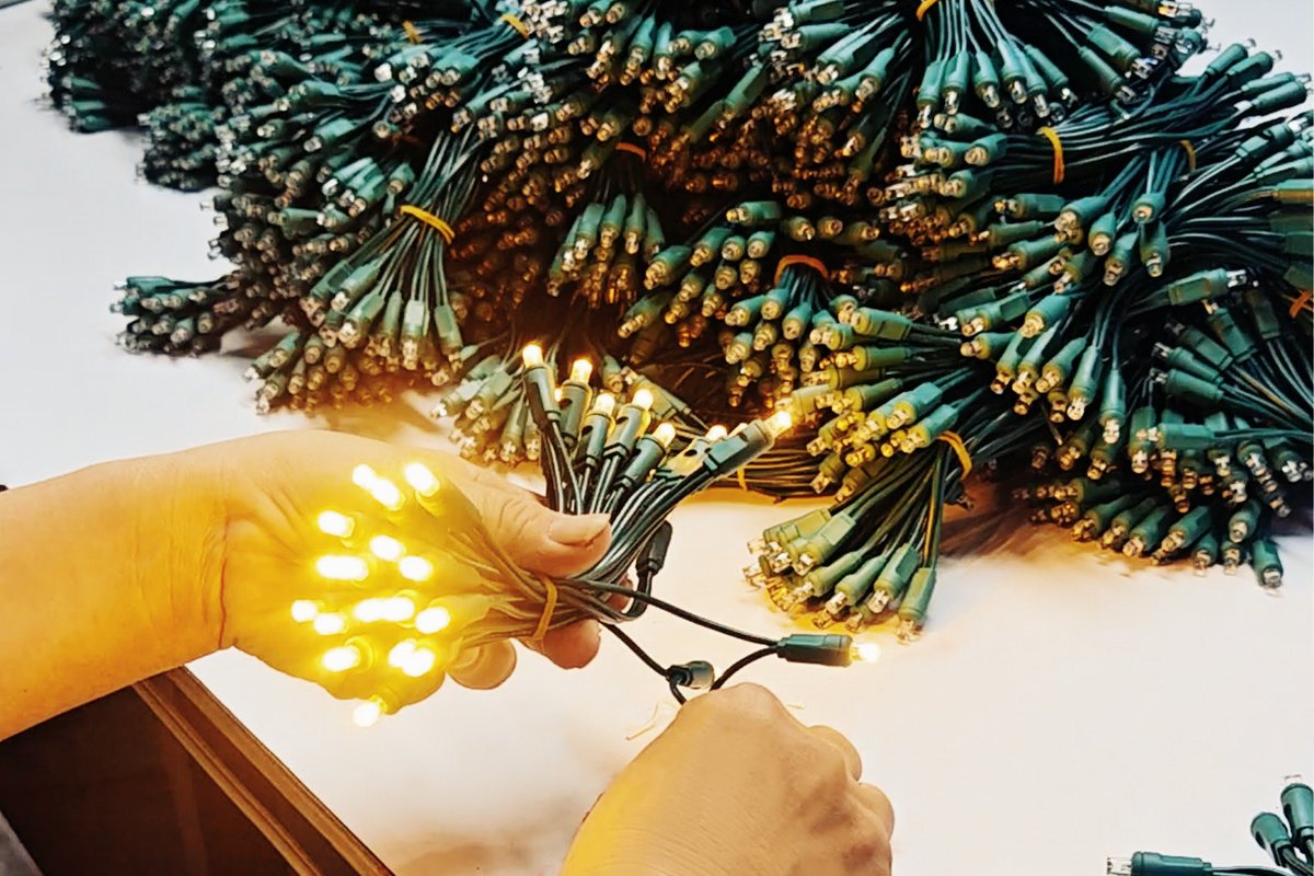 rewsdgrhrt200's tweet image. Consistent production and inspection ensure stable performance for project use.
Suitable for installation teams, event decorators, and distributors.
You’re welcome to ask for quote or spec sheets.
📩 solunixlite.com

#ChristmasLights #LightingFactory #solunixlite