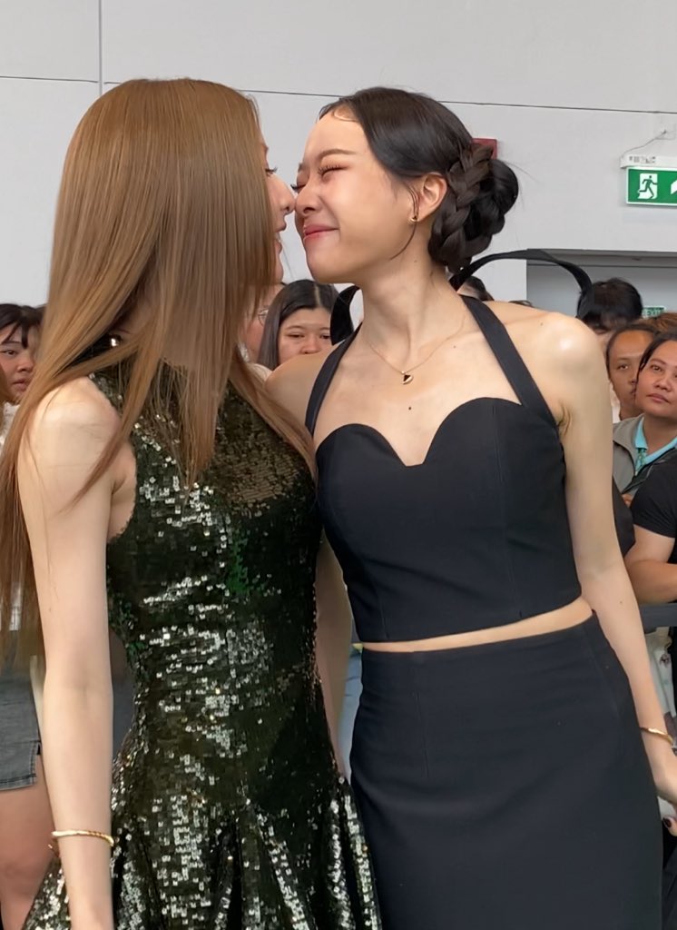 nattpitchaland's tweet photo. ป้าว่าป้าไม่ไห

#iQIYIiJOYTH2026
#iQIYIiJOYTH2026xNATTPITCHA https://t.co/HJq0rZ9xGC