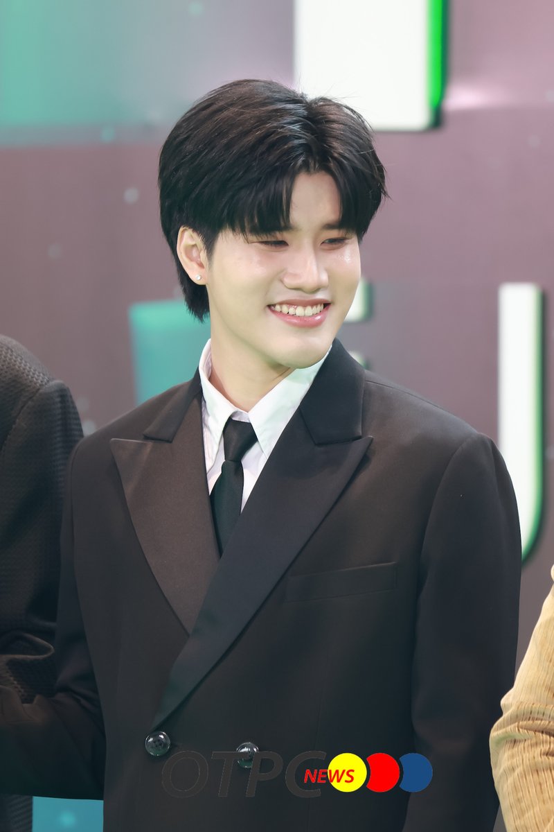 otpc_story's tweet photo. "ก้อง-สกาย" ร่วมเดิน Green Carpet ในงาน iQIYI iJOY TH 2026

#kongphom_fw #skychaithawat 
#KongSky #ก้องสกาย
#iQIYIiJOYTH2026 #iQIYI https://t.co/x59vr81tWx