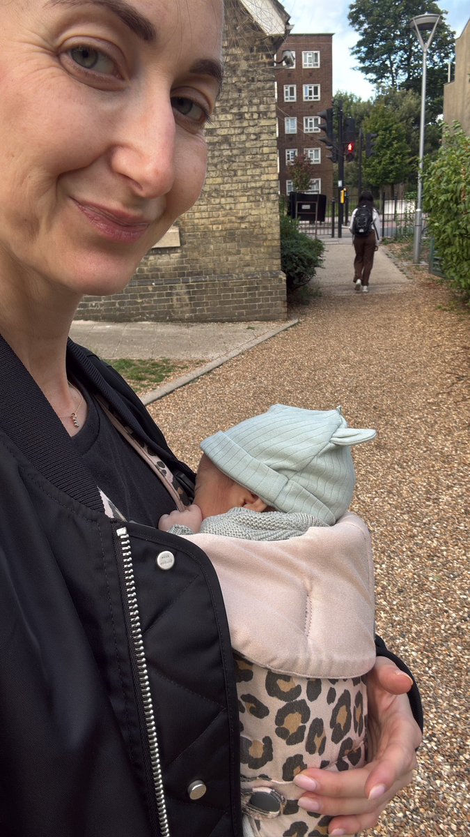 EveSimmns's tweet photo. Wrote about my battle with the biggest parenting con: breastfeeding @drruthannharpur  https://t.co/YYk4WBhQ2l https://t.co/8bWZ0aubbF
