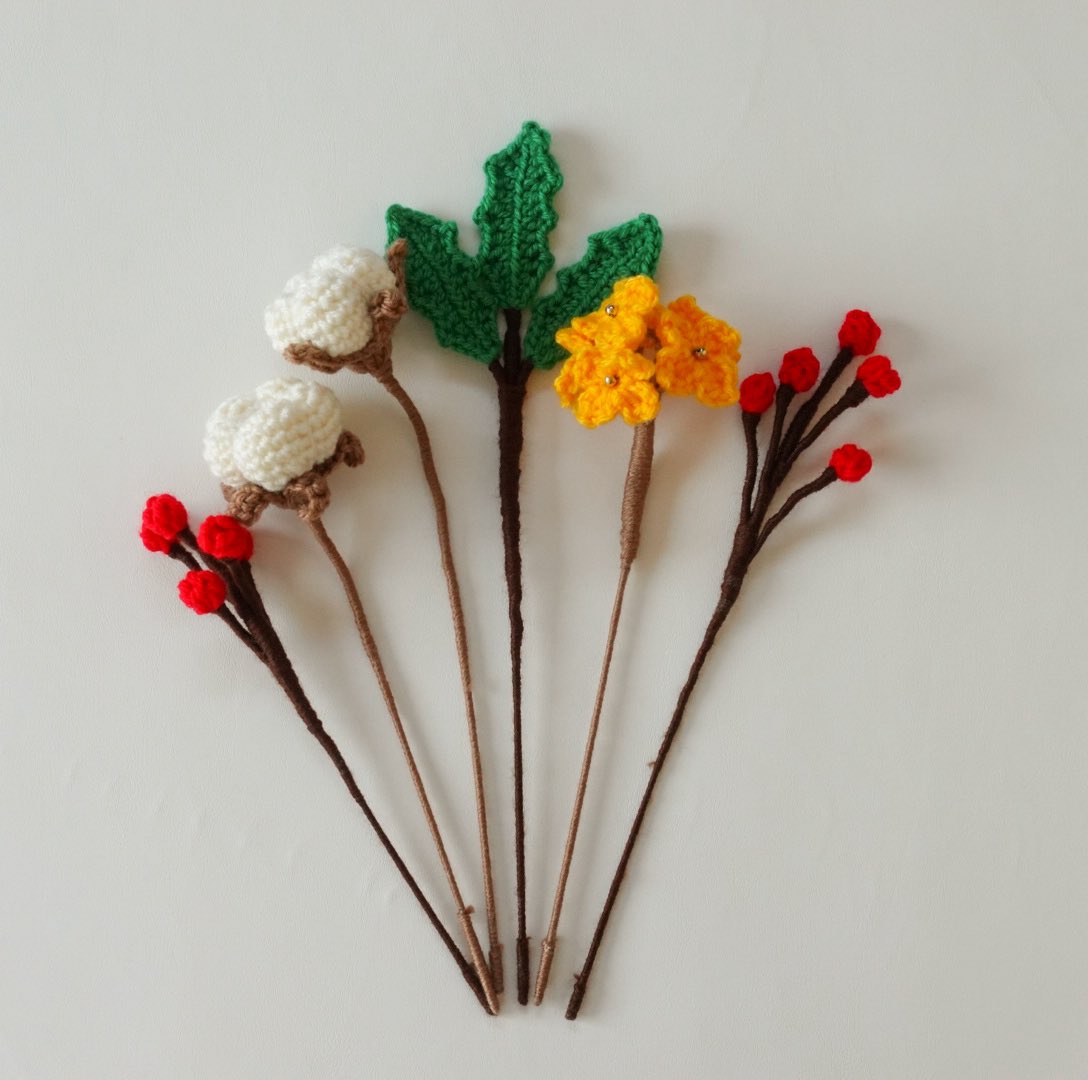 y_swift727's tweet image. 12月は新作出さない予定です。

販売や発送はしつつ、
家族と過ごしたり、
積んであるキットを編んだり、
12月をエンジョイする予定😂

秋から冬にかけての新作はこんな感じです🍁