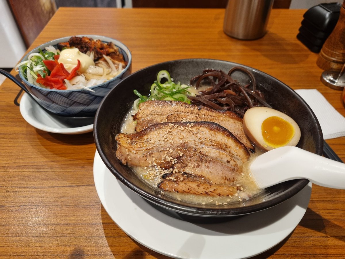 MooAngKing (@jet8328) on Twitter photo 