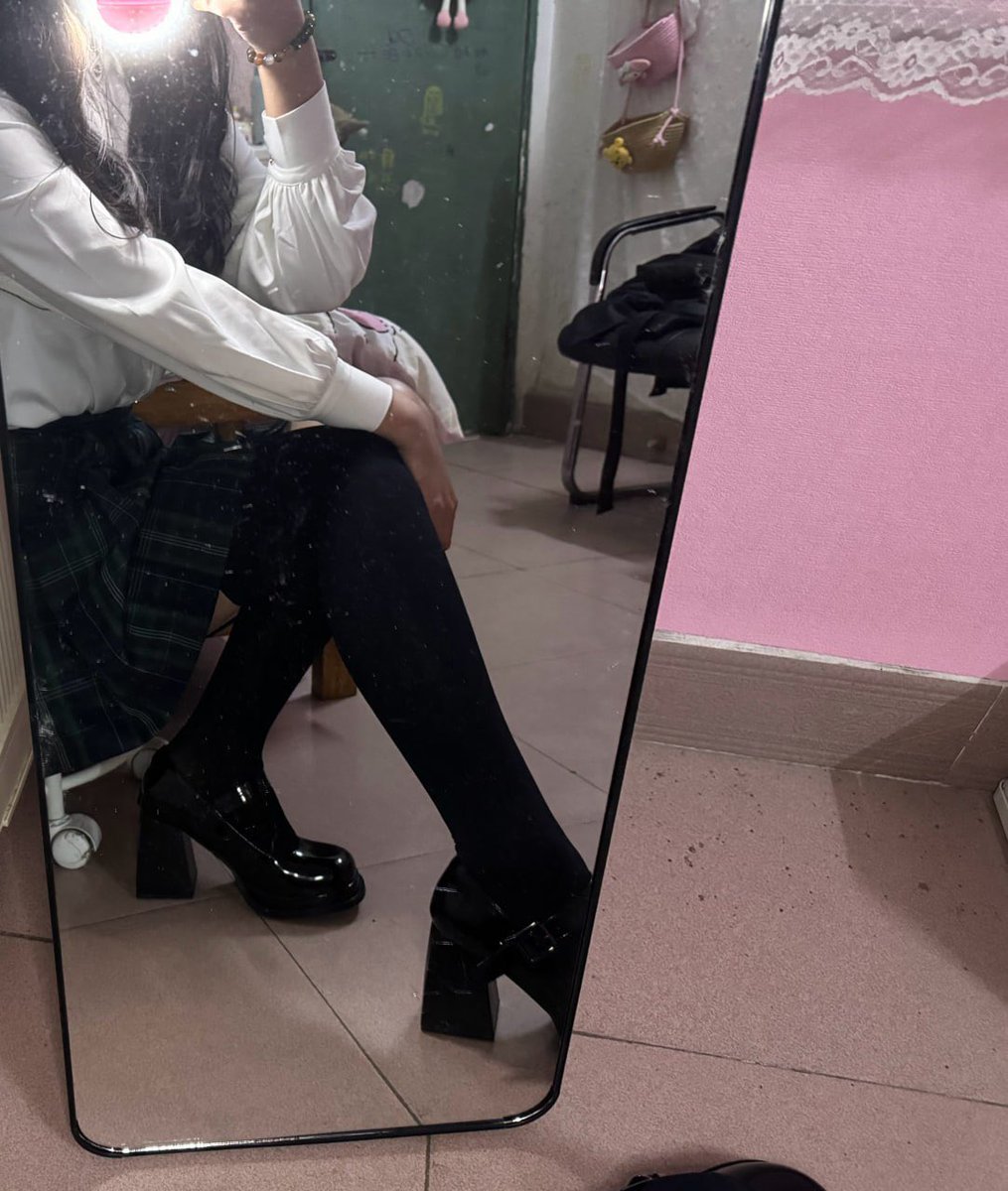 和女孩子聊天头上的选项不见了，不知道动了谁的蛋糕，资本，你赢了߹𖥦߹ ​​​  #柳州