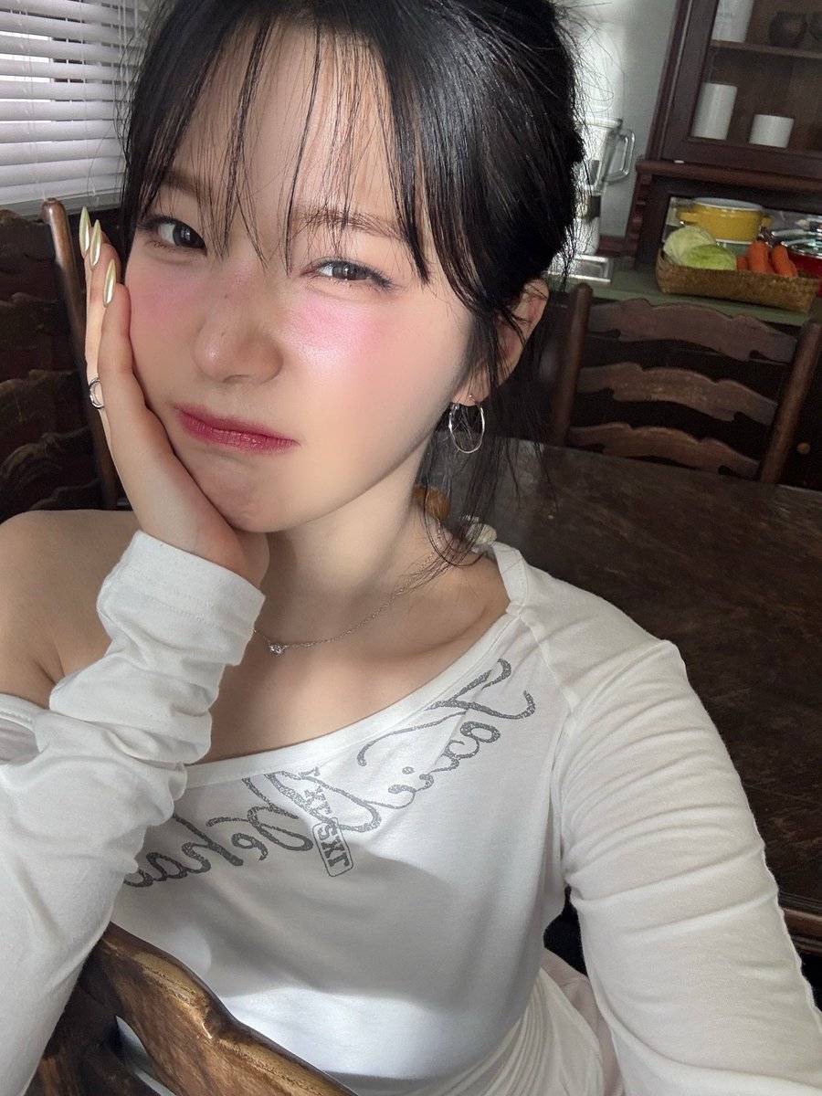 seIalubenar's tweet image. ⠀⠀⠀
𝙇𝙪𝙣𝙖𝙧 𝘼𝙧𝙩𝙝𝙪𝙧𝙞𝙖, 2004
Dengan siapa disana?

Ps. Terbuka untuk segala relasi
🗝 b̶r̶o̶k̶e̶n̶ h̶o̶m̶e̶, d̶a̶d̶d̶y̶ i̶s̶s̶u̶e̶
⠀⠀⠀