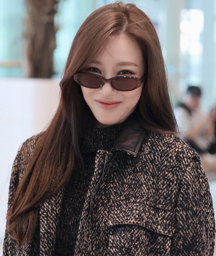 How could she looks like that and that at the same time? ☺️ #TIFFANY