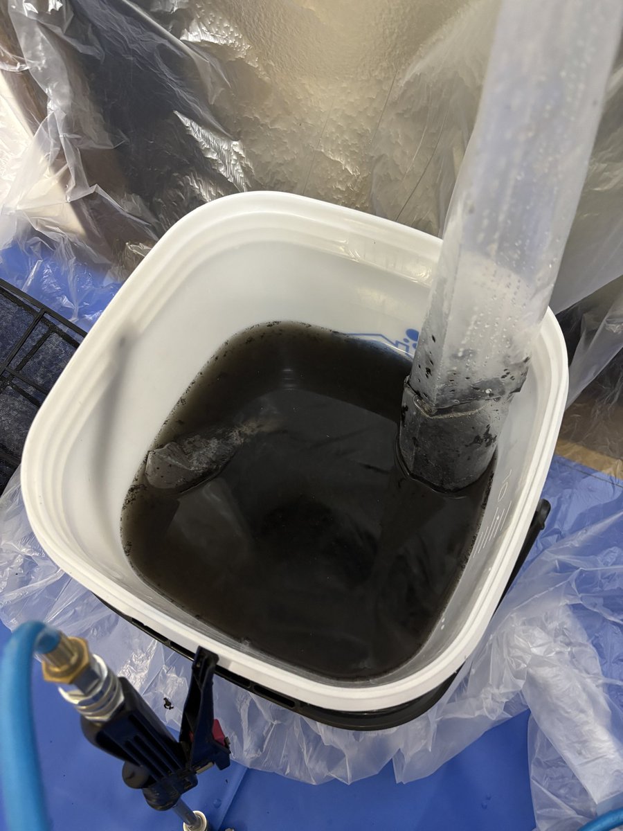 This is why I get my air conditioners pro cleaned twice a year. Mold. Tokyo’s heat and humidity kills more ways than one.