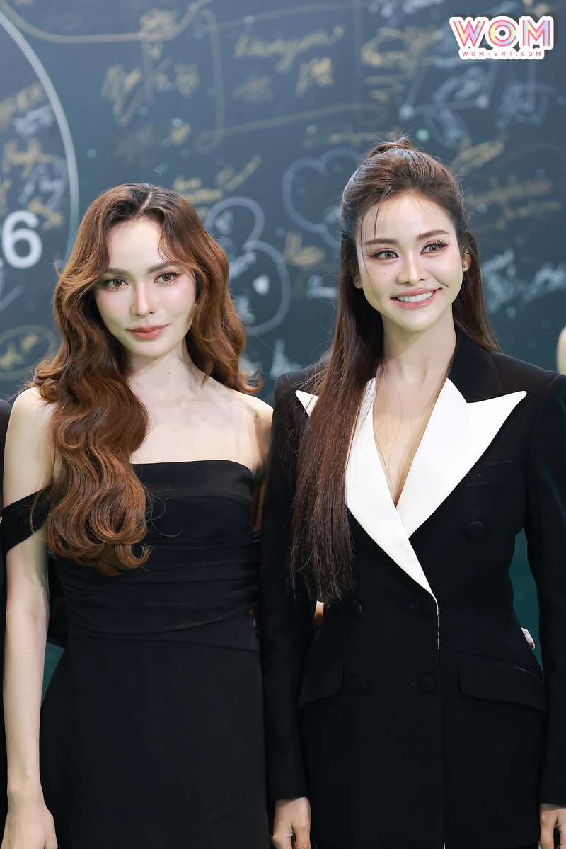 " อิงฟ้า - ชาล็อต " ร่วม green carpet ในงาน iQIYI iJOYTH 2026

#iQIYIiJOYTH2026xENGLOT
#iQIYIiJOYTH2026
#อิงฟ้าวราหะ #EngfaWaraha
#ชาล็อตออสติน #CharlotteAustin