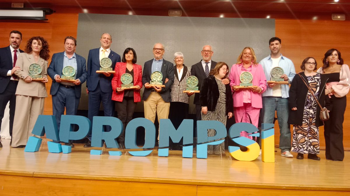 corretjeRivas's tweet photo. 🏅 Aprompsi ha premiado la comunicación que hacemos desde @Plenainclusion
📢 Visibilizar la lucha por los derechos de las personas con discapacidad intelectual y desarrollo y la de sus familias es una tarea que me llena de ilusión cada día. #PlanetaFacil #ElPoderdelasPersonas https://t.co/IQaawYf84z