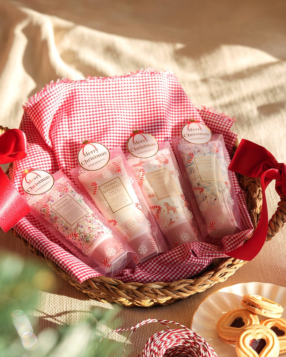 fragrancyonline's tweet image. 𓂃𓈒𓏸✨ 告知 ✨𓂃𓈒𓏸

＼11月10日発売／
🎄 Gift collection 🎁

オハナ・マハロから
🎅クリスマス限定パッケージが登場❣

💝ハンドクリーム (4種)
/各￥880(税込)

💝オーデコロン (2種)
/各￥1,870(税込)

クリスマスらしいかわいい柄で、
ギフトにもぴったり🎁💐

#holidaygift