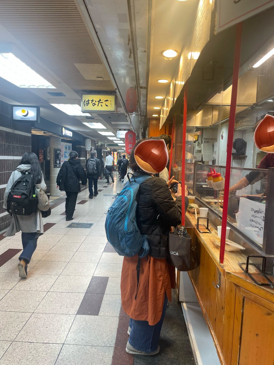 nobuttta's tweet image. しおりんが何度もアンコールする絶品🐙
はなだこ ネギマヨ（塩）🐙
塩うまい！！！ネギたっぷり🐙
たこせんもテイクアウト🐙
やっぱソースもうまい！！🐙
#玉井詩織
#はなだこ