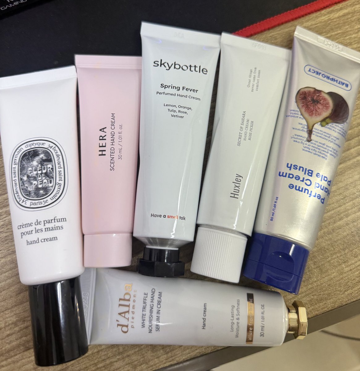 Lagi seneng koleksi handcream 😆. Masih banyak list lainnya yg mau dicobaaaa 😍