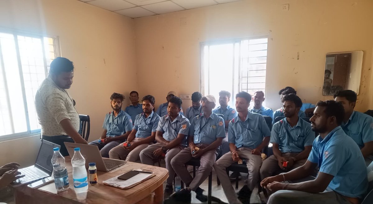 CRUT_BBSR's tweet image. A training session was organised for #AmaBus Captains of Sambalpur in association with Tata Motors.

The training focused on safe &amp;amp; efficient driving, proper bus operations, emergency handling &amp;amp; passenger etiquette.

#SafetyFirst
#capacitybuilding 
#TheWayWeMove