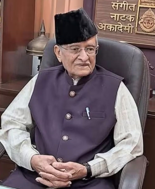 પદ્મશ્રી જોરાવરસિંહ જાદવ એટલે લોકસાહિત્ય અને લોકકલાઓનો જીવતો જાગતો ઇતિહાસ. તેમના નિધનથી ગુજરાતી સાહિત્ય-કલા જગતમાં આજે શોકની લાગણી છવાઈ ગઈ છે. તેમનું આખું જીવન કલા વારસાને જીવંત રાખવામાં સમર્પિત હતું. તેમનો શબ્દ સદા અમર રહેશે.
સાદર નમન સહ શ્રધ્ધાંજલિ 🙏🏻