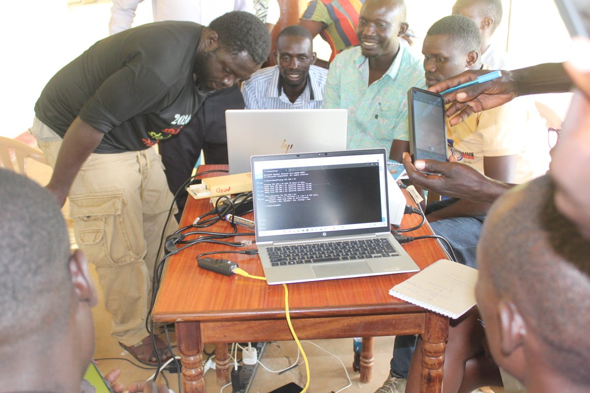 ISOC_Foundation's tweet image. ✨Grantee Highlight✨  

🇺🇬 Strengthening Rural Connectivity in Northern Uganda 

🌍 In a region where only 17% of the rural population has consistent Internet access, and where power fluctuations, environmental challenges, and limited technical support often disrupt service,…