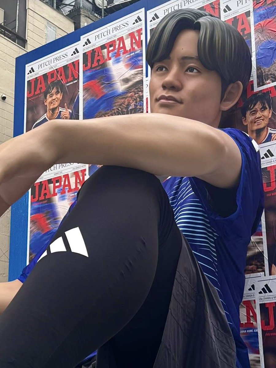 渋谷・道玄坂に巨大な久保建英像が出現！　
日本代表新ユニフォームのプロモーションで11月16日（日）まで設置！

今回の久保選手像のオファーは今までに受けた巨大フィギュアの中でも最大級でした。　

<a href="/adidasJP/">アディダス ジャパン</a>
#adidas
#SAMURAIBLUE
#サッカー日本代表
#FIFAWORLDCUP