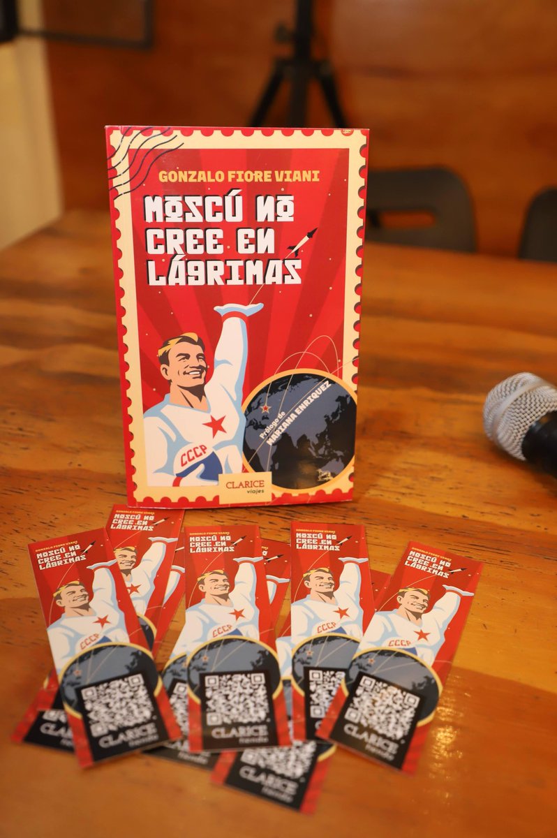 Gracias a todos los amigos y amigas que se acercaron anoche a la presentación de Moscú no cree en lágrimas en Córdoba. A <a href="/nspecchia/">Nelson Specchia</a> y <a href="/pupinaplomer/">Pupina Plomer</a> la presentación, y a especialmente a <a href="/FrancaChafi/">Franca Chiafitella</a> por todo y más.