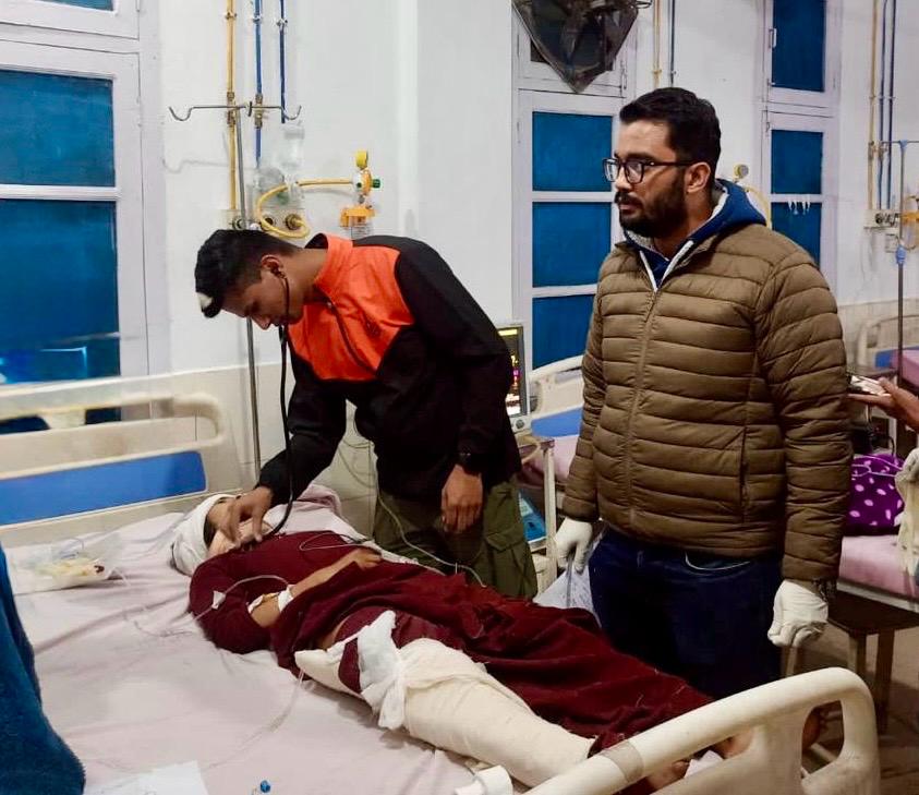 #NationBuilding

Every Life Matters!

#IndianArmy doctor provided life-saving medical aid to a 24-year-old pregnant woman from  Duggan village, #Kathua who suffered severe injuries after a fall. 
Swift first aid response &amp; timely evacuation to GMC Kathua ensured effective medical