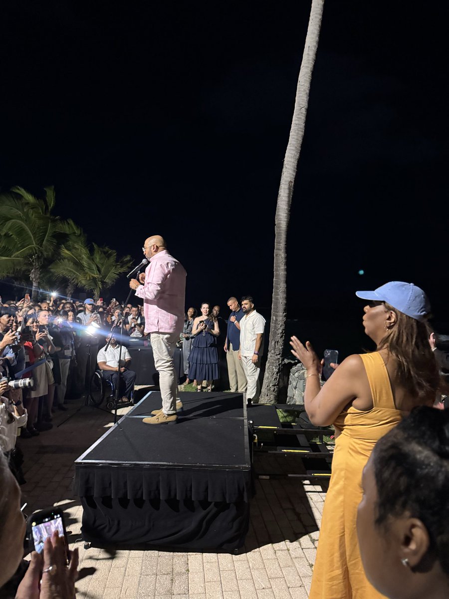 Mayor-Elect Mamdani in Puerto Rico for Somos conference joining NY’s Democratic powerhouses #Somos25 #PuertoRico 🇵🇷