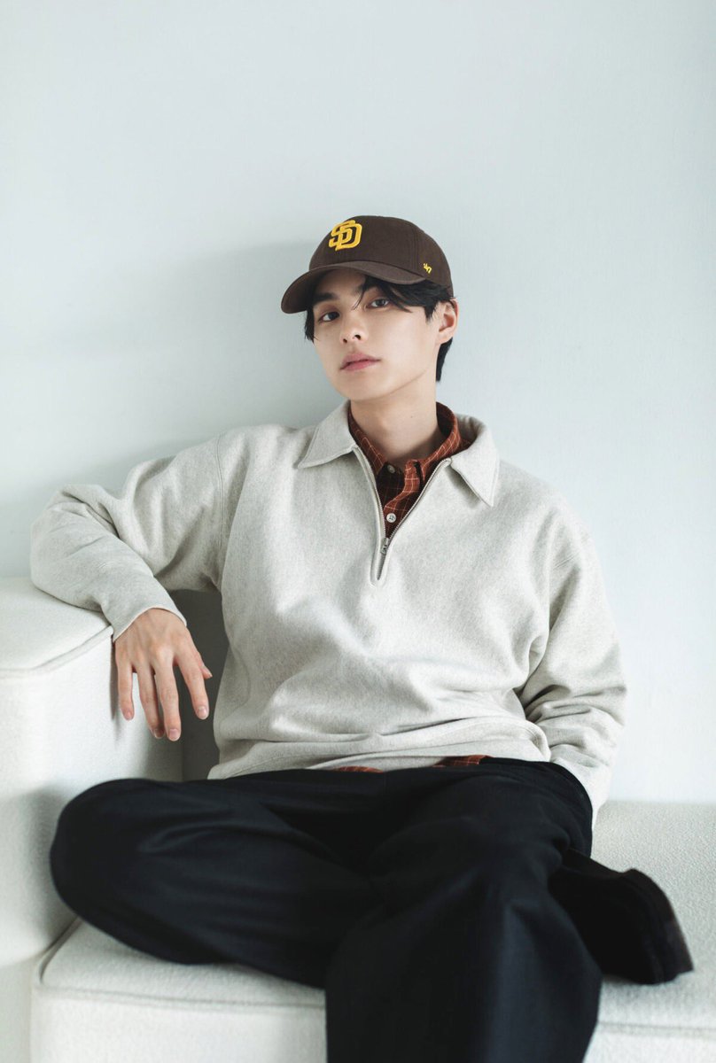 お顔の小ささが際立ってるのと、手のありがたみ...（尊）なんでも似合う本田響矢だわ🧢💓
私は本当にキャップ🧢似合わない芸人なので...（泣）ツラすぎ（泣）