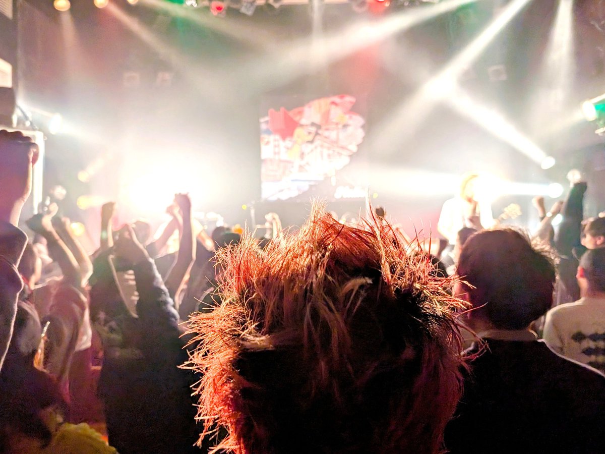 24hage's tweet photo. 無事終了!
ありがとうございました!
全バンド格好良かったですねー
若い世代が増えてきて今後が楽しみです!
尊敬する先輩に出演して貰って
自分達のライブをフロアから観て貰えるってなんか良いよね!
#Owl
#HOTSQUALL
#Stellarleap
#MORGIC https://t.co/leyQG160ei