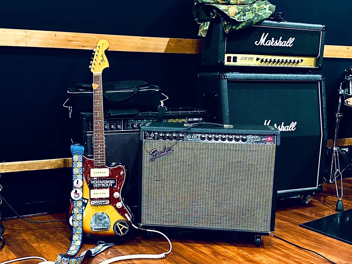 久々にジャズマスター
とツインリバーブ
歪んでないI WANNA KNOWがなんだかエモい

#PENPALS
#ペンパルズ