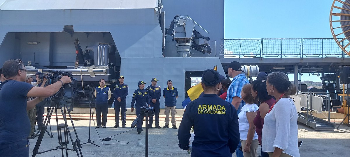 Serpo1406's tweet image. Atraca a la Terminal Multipropósito Santiago de Cuba buque colombiano ARC Victoria, con ayuda humanitaria para el Oriente del país. Se garantiza la pronta descarga para que llegue a su destino en el menor tiempo posible.
#Cuba
#MITRANS 
#gemar
#solidaridad