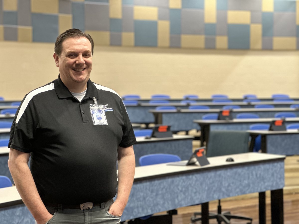 southtexasisdhp's tweet image. 🎉 The weekend is almost here — and we’re celebrating a week well spent! 🙌

Thank you, Mark, for all that you do! 💙🙏🤍

#ThankYou 
#TechHero 
#SchoolCommunity 
#WeekendVibes