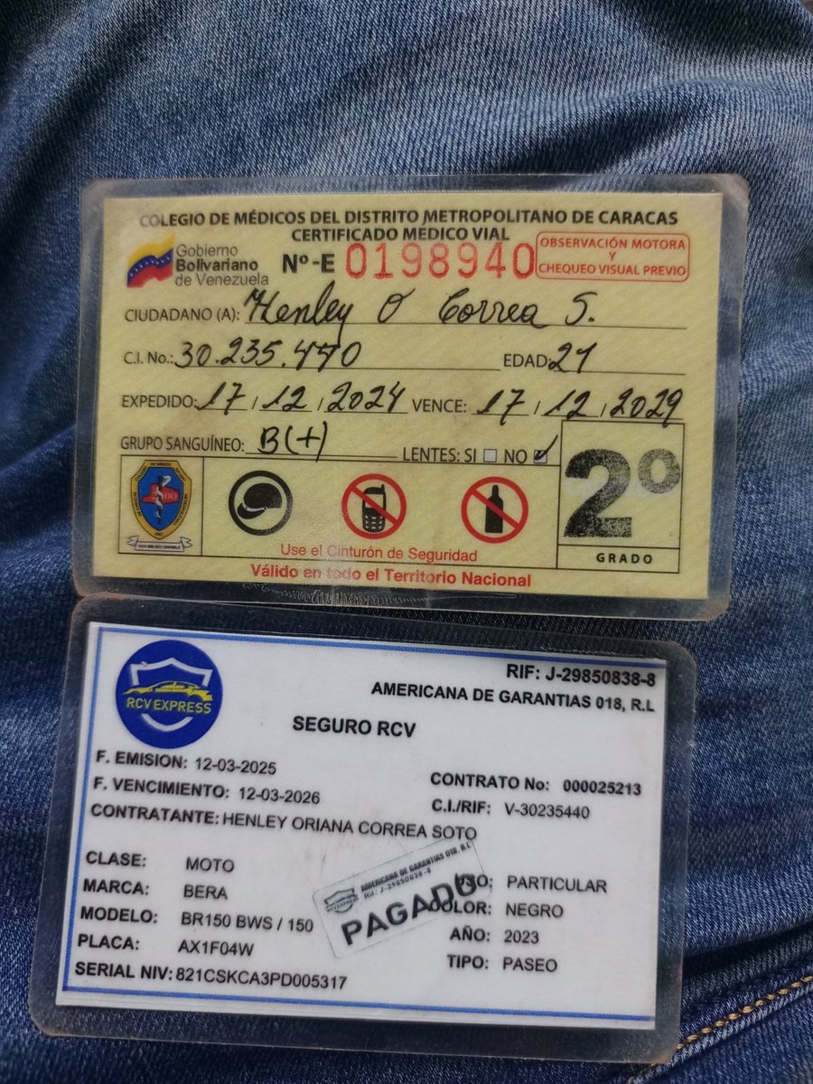 Buenos días. Me conseguí estos documentos por la Av. Solano de Caracas. 

Apoyenme a conseguir su dueña. 🙏🏻

<a href="/traffiCARACAS__/">Traffic CARACAS</a>