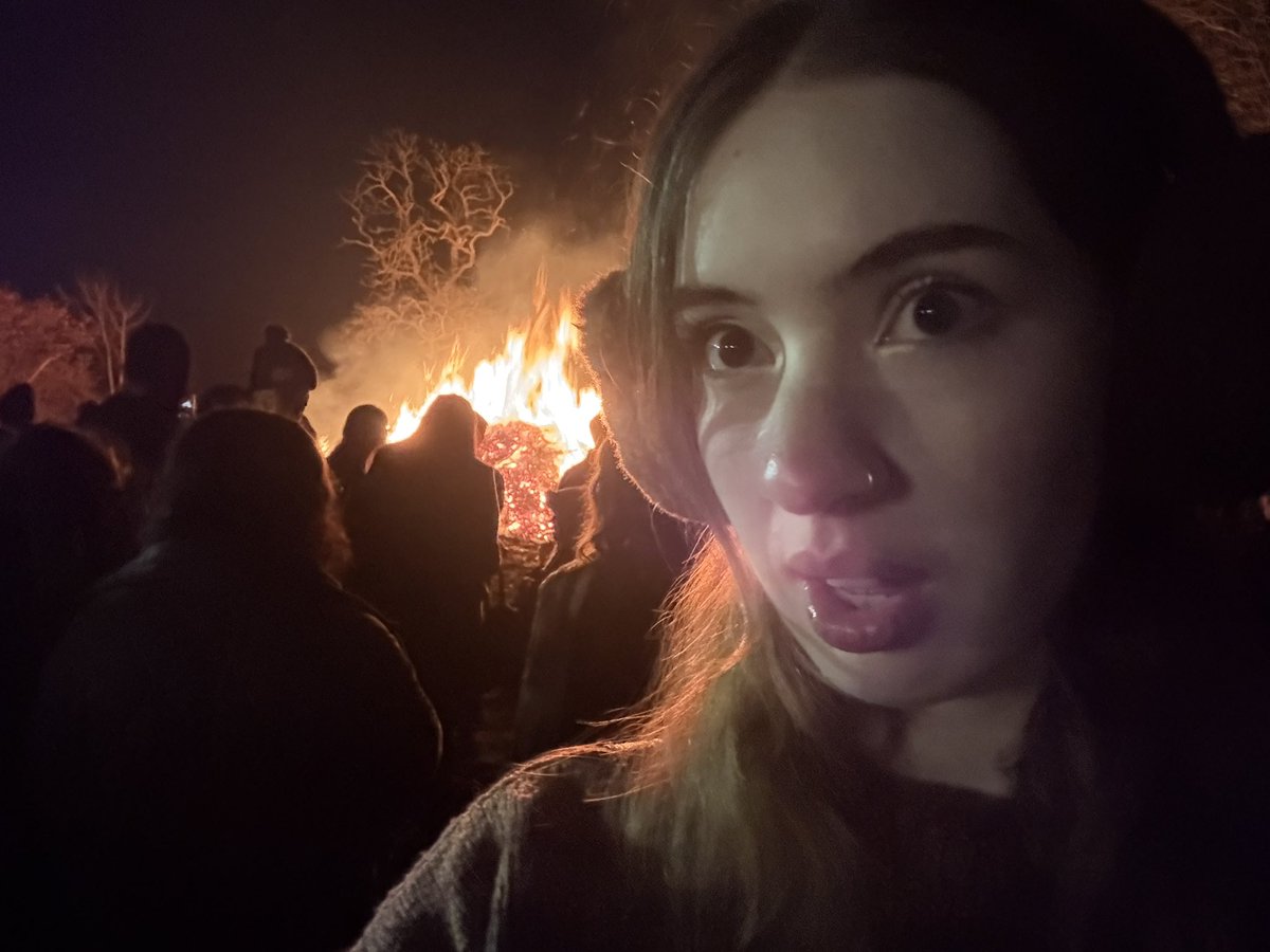 bethan0l_'s tweet photo. are these pics fire or what https://t.co/akMjKVHpM3