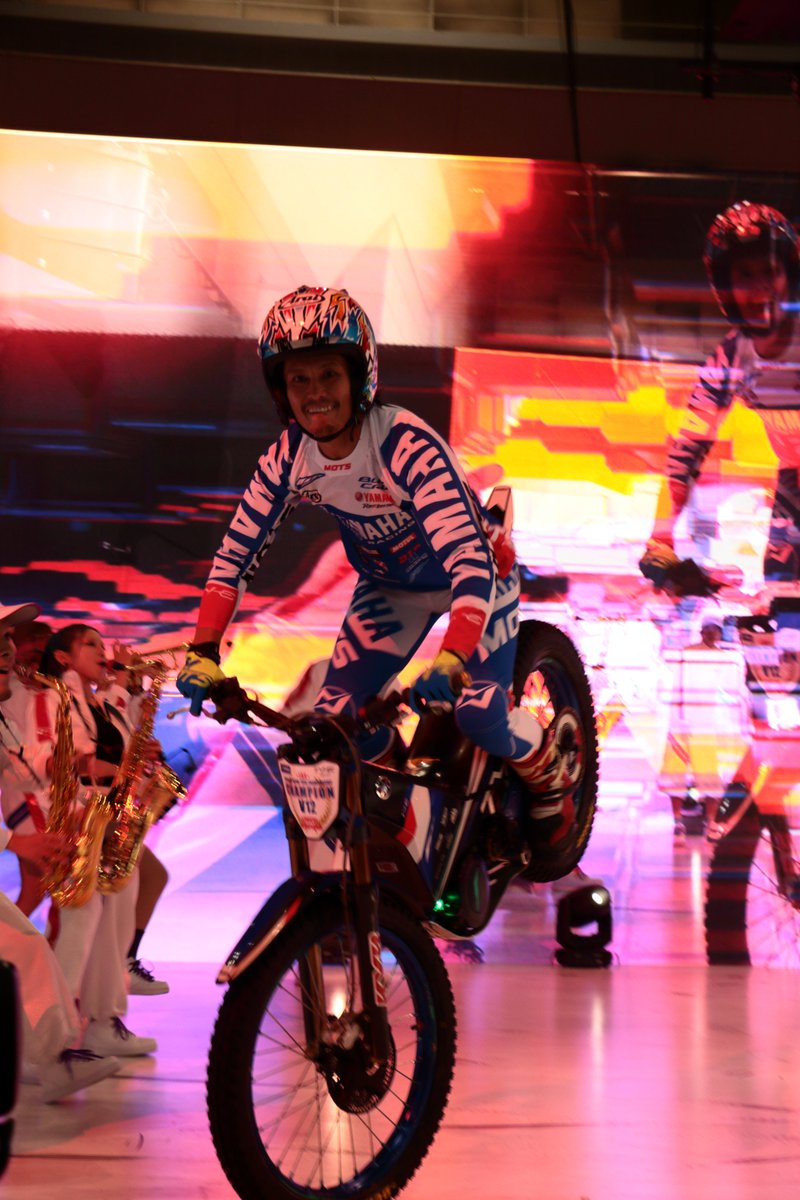 Tak0771's tweet image. #JapanMoblityShow #YAMAHA ブースステージ、#黒山健一 選手がとっても楽しそうに出演されてたのが印象的^^